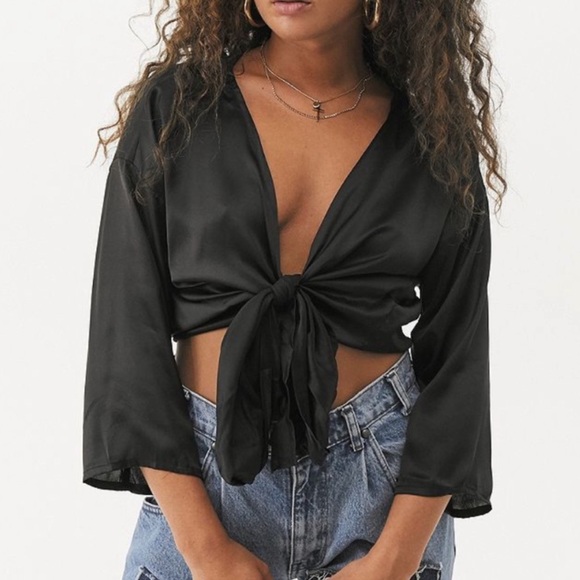 Urban Outfitters Tops - Urban Outfitters front tie crop top